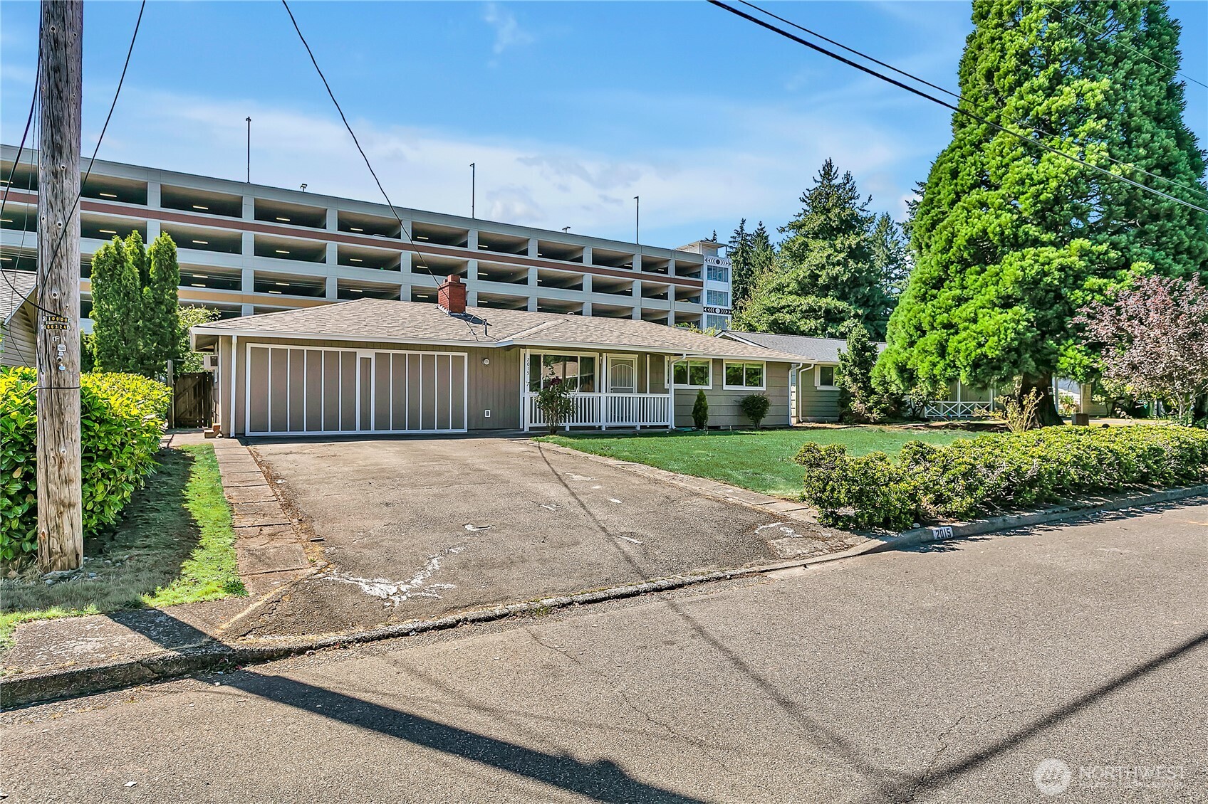 2015 Dogwood Drive SE