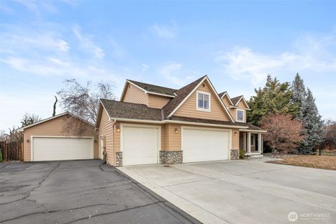 Photo of 2429 Fancher Heights Blvd Blvd, East Wenatchee, WA 98802 (MLS # 2468180)