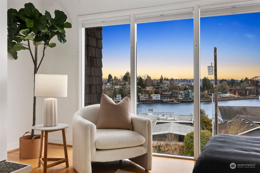 Photo of 5435 40th Avenue W, Seattle, WA 98199 (MLS # 2329347)