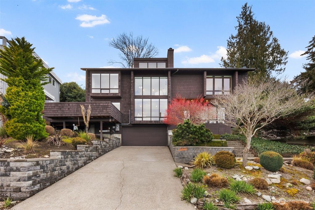 Photo of 5435 40th Avenue W, Seattle, WA 98199 (MLS # 2329347)