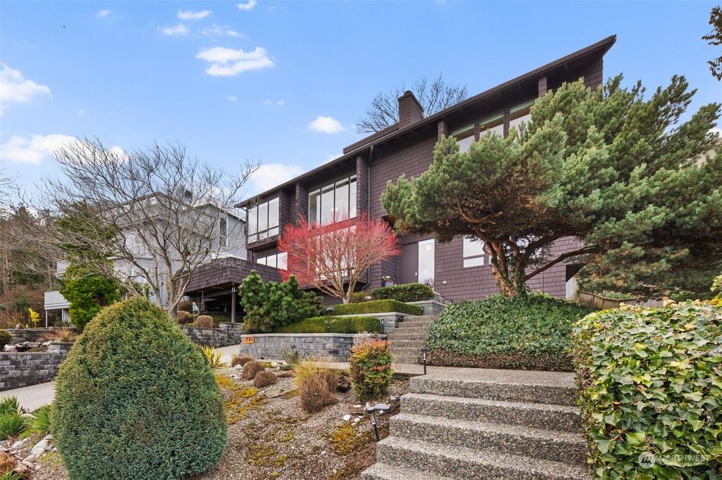 Photo of 5435 40th Avenue W, Seattle, WA 98199 (MLS # 2329347)