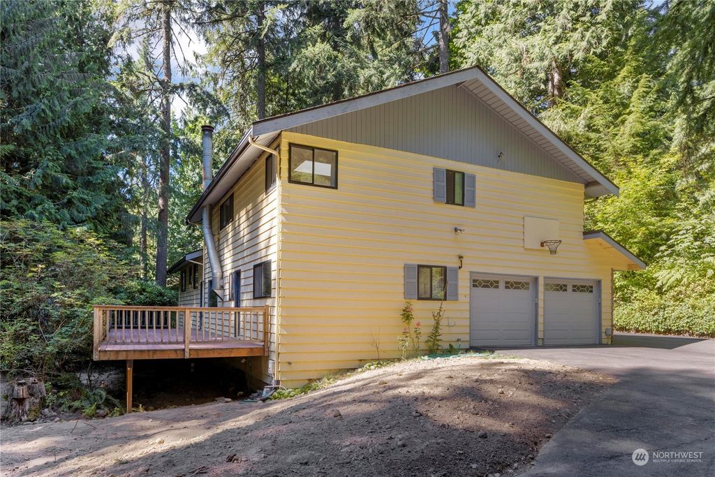 Photo of 14969 256th Avenue SE, Issaquah, WA 98027 (MLS # 2143683)