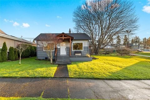 Photo of 1411 5th Street, Anacortes, WA 98221 (MLS # 2476211)