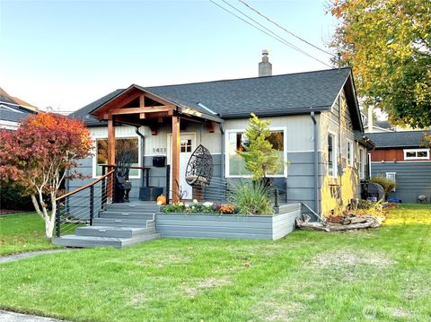 Photo of 1411 5th Street, Anacortes, WA 98221 (MLS # 2476211)