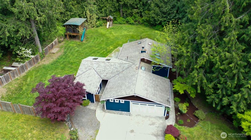 Photo of 4010 266th Avenue NE, Redmond, WA 98053 (MLS # 2368076)