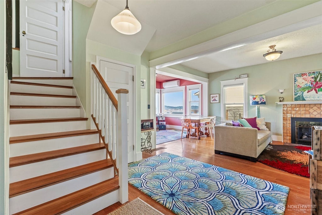 Photo of 380 Columbia Street, Cathlamet, WA 98615 (MLS # 2589089)