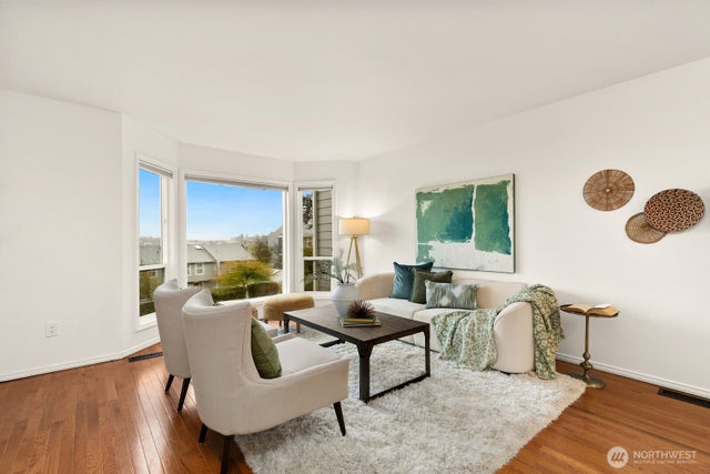 3835 25th Avenue W, Seattle