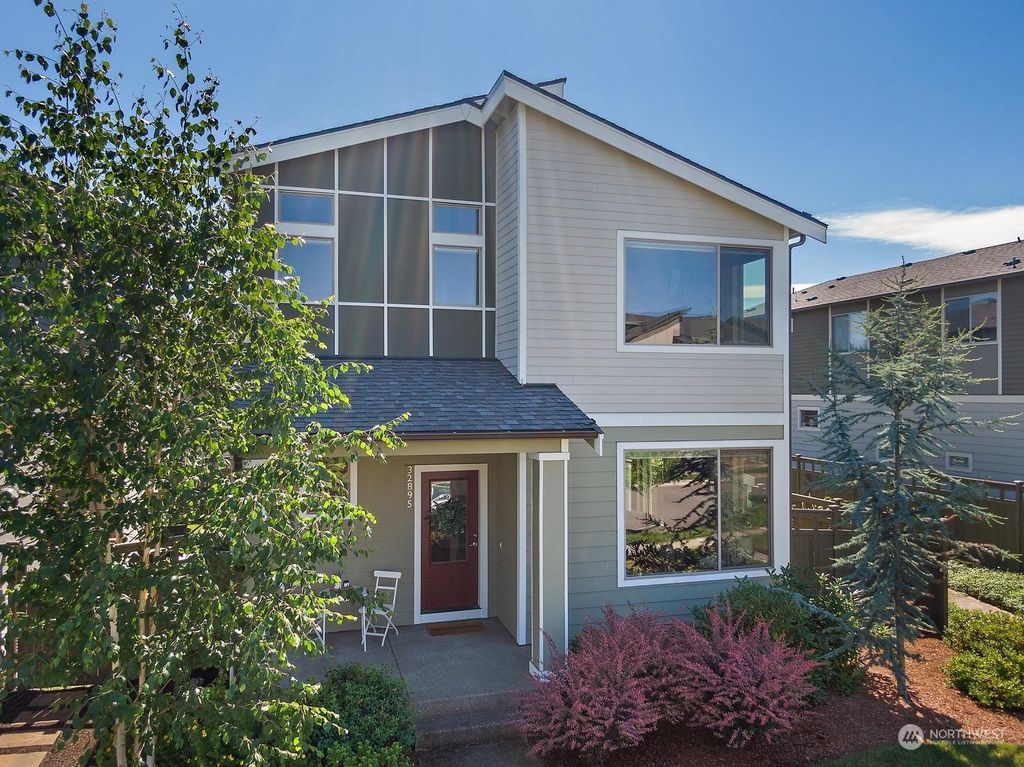 Photo of 32895 Pine Avenue SE, Black Diamond, WA 98010 (MLS # 2140290)