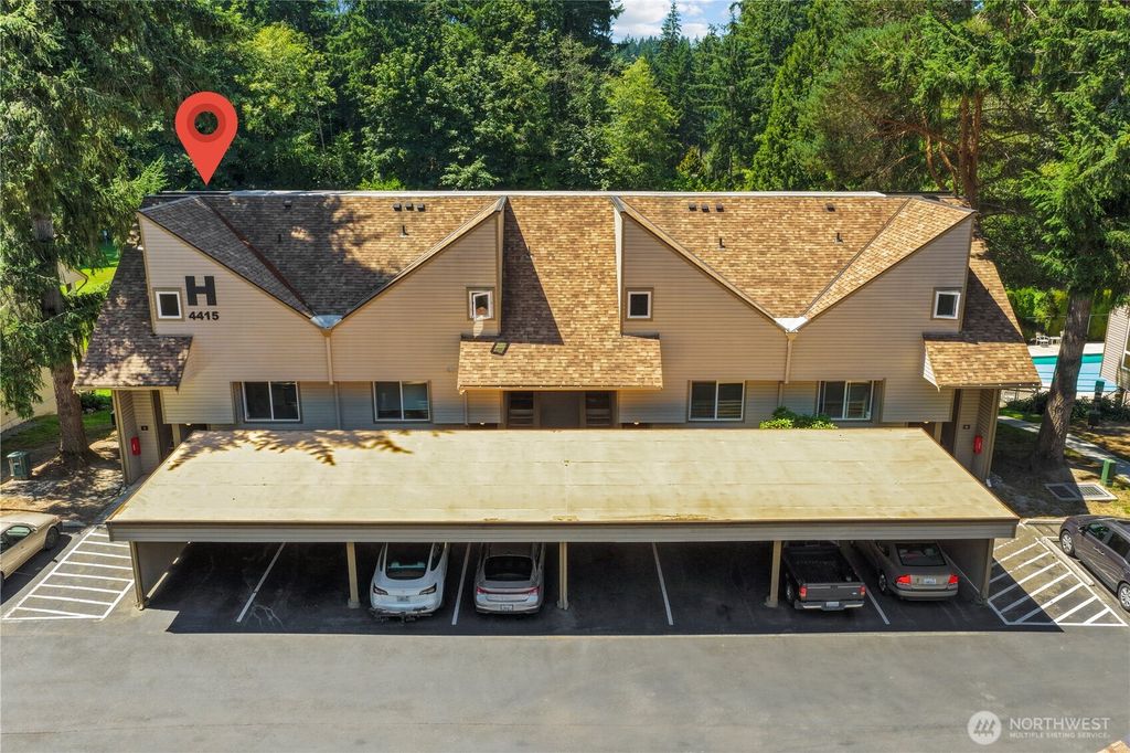 Photo of 4415 145th Avenue NE #H2, Bellevue, WA 98007 (MLS # 2549915)