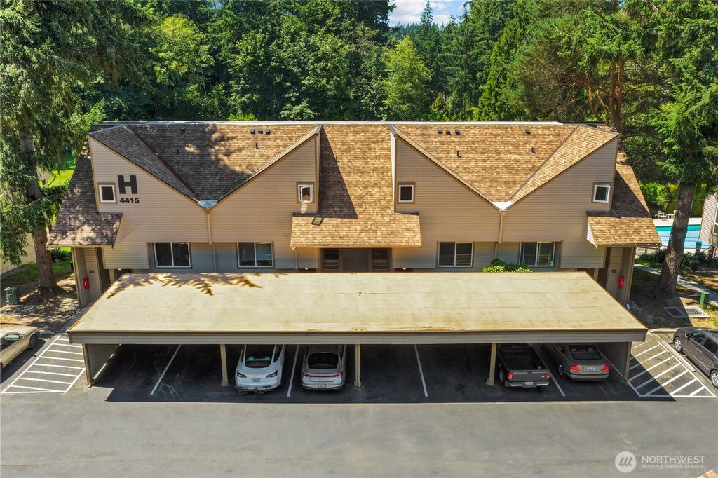 Photo of 4415 145th Avenue NE #H2, Bellevue, WA 98007 (MLS # 2549915)