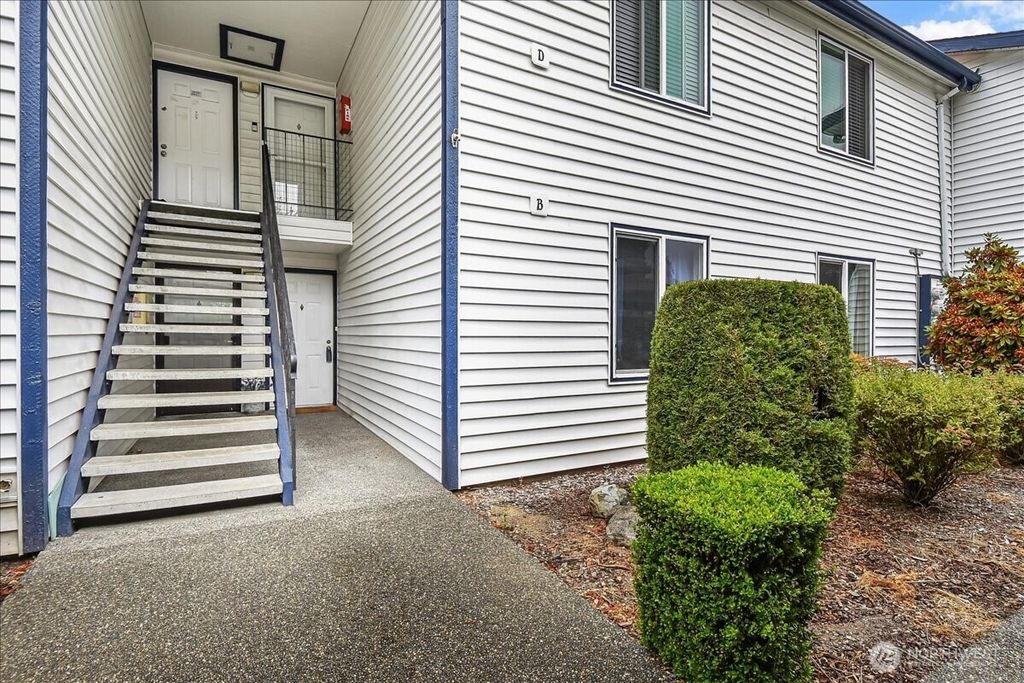 Photo of 1832 SW 318th Place #23B, Federal Way, WA 98023 (MLS # 2407110)