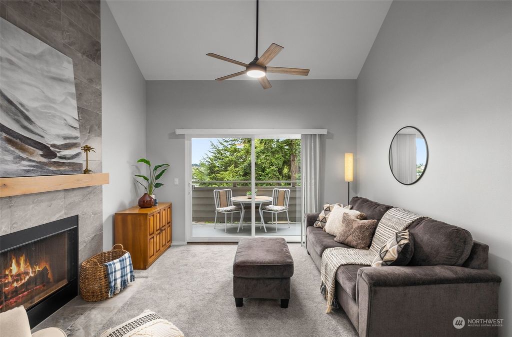 Photo of 2502 S 317th Street #302, Federal Way, WA 98003 (MLS # 2271117)