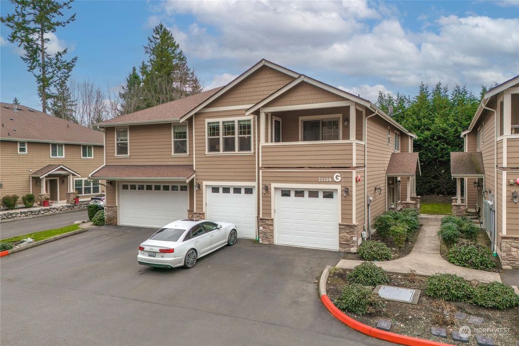 Photo of 21900 SE 242nd Street #G1, Maple Valley, WA 98038 (MLS # 2206402)