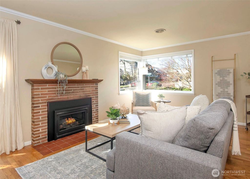 Photo of 865 NW 75th Street, Seattle, WA 98117 (MLS # 2477606)