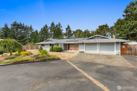 Photo of 28919 211th Avenue SE, Kent, WA 98042 (MLS # 2573632)