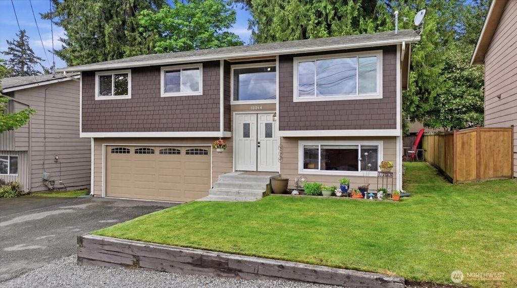 Photo of 11314 E Ibberson Drive, Everett, WA 98208 (MLS # 2525641)
