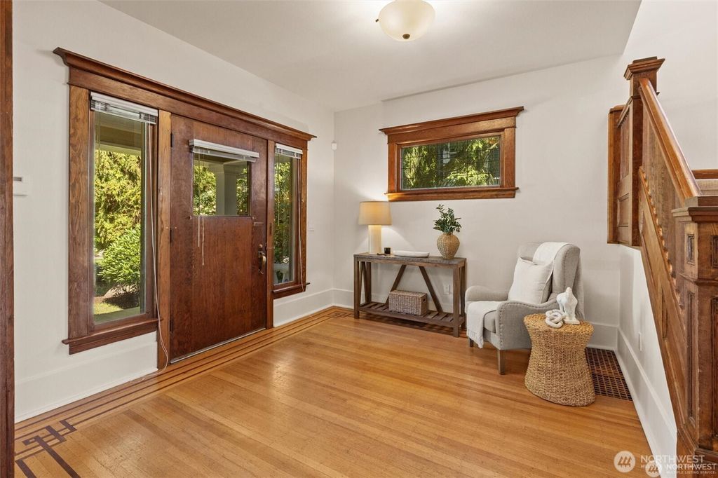 Photo of 938 18th Avenue E, Seattle, WA 98112 (MLS # 2549217)