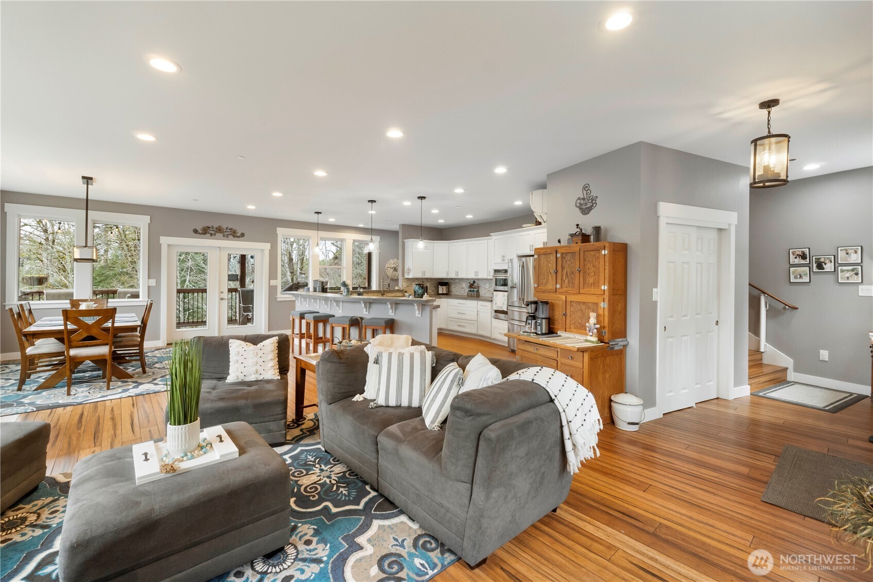 14101 214th Street E