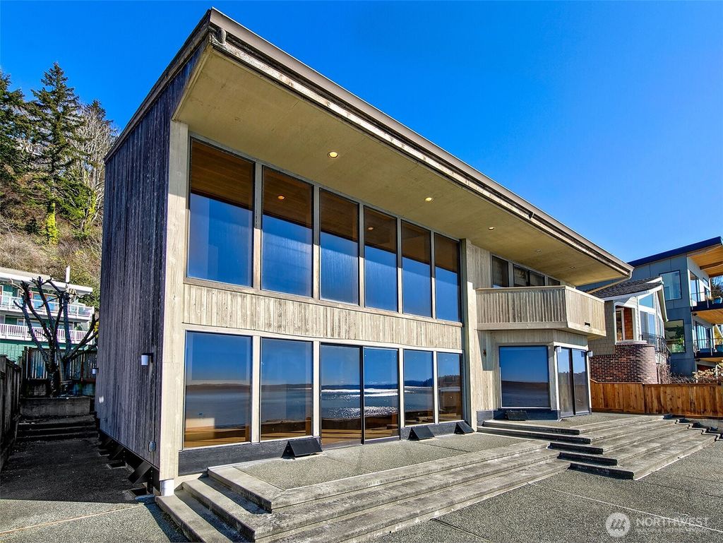 Photo of 2837 SW 172nd St, Burien, WA 98166 (MLS # 2379462)