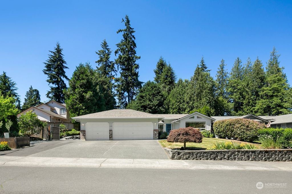 Photo of 12418 52nd Dr Dr SE, Everett, WA 98208 (MLS # 2256601)