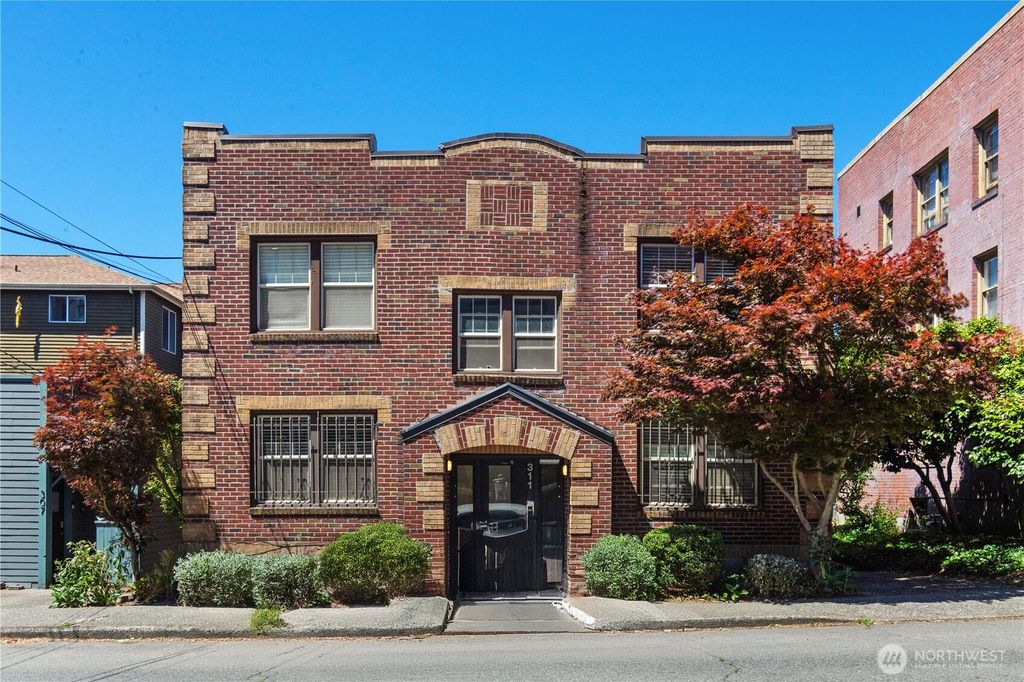 Photo of 311 12th Avenue E, Seattle, WA 98102 (MLS # 2414441)