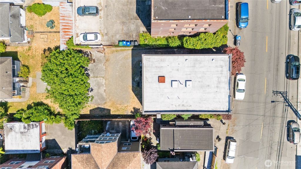 Photo of 311 12th Avenue E, Seattle, WA 98102 (MLS # 2414441)