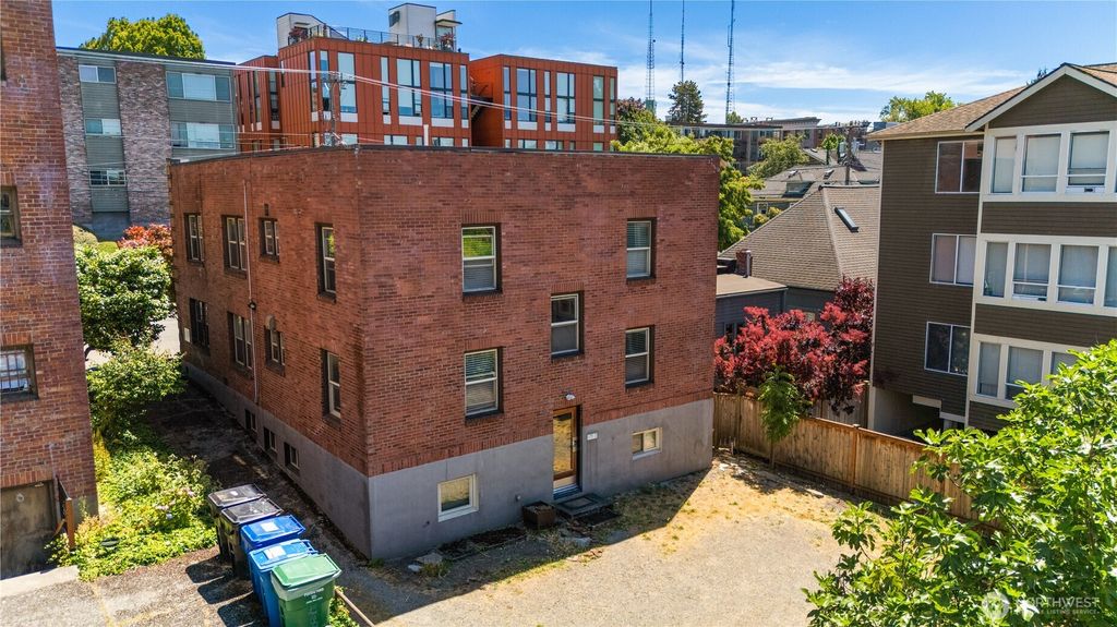 Photo of 311 12th Avenue E, Seattle, WA 98102 (MLS # 2414441)