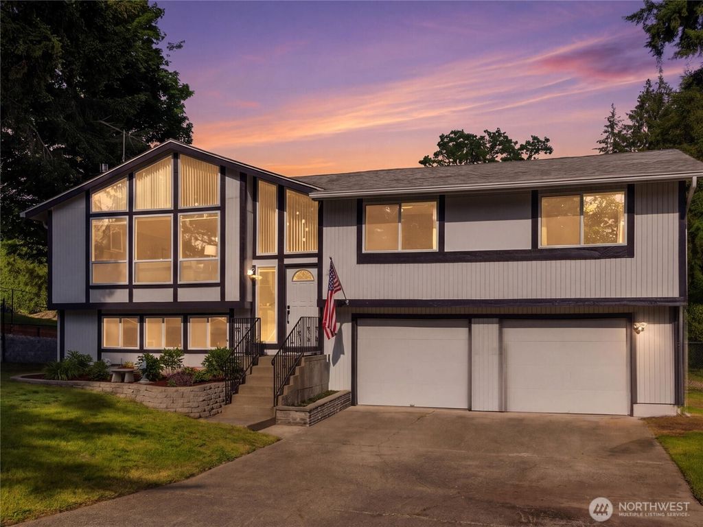 Photo of 3323 33rd Loop SE, Lacey, WA 98503 (MLS # 2526836)