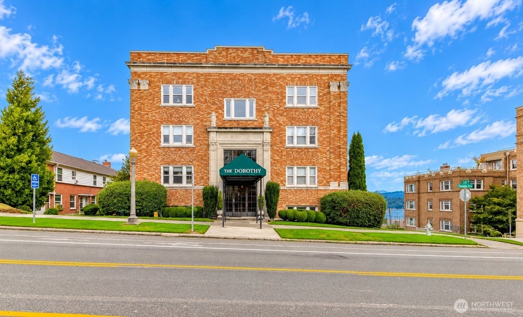Photo of 301 N Tacoma Ave AVE #306, Tacoma, WA 98403 (MLS # 2590031)