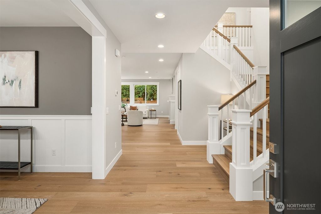 Photo of 17210 NE 95th Street, Redmond, WA 98052 (MLS # 2461534)