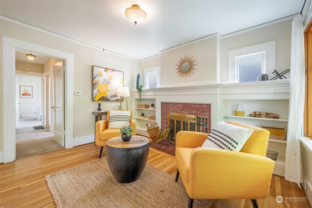 Photo of 6217 9th Avenue NE, Seattle, WA 98115 (MLS # 2150475)