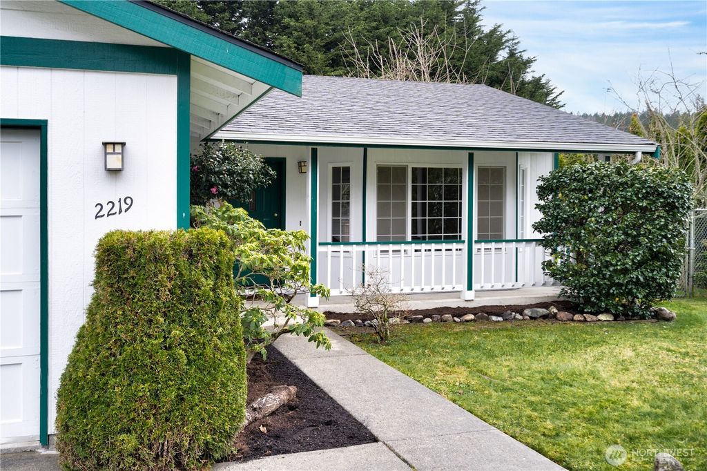 Photo of 2219 13th Street, Anacortes, WA 98221 (MLS # 2490596)