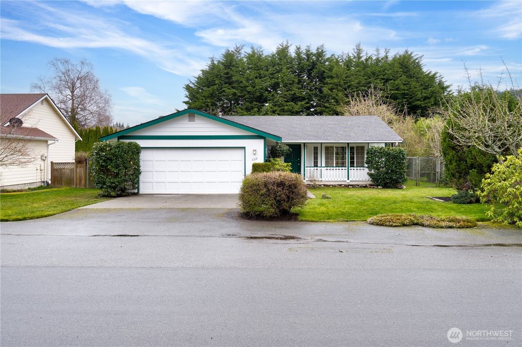 Photo of 2219 13th Street, Anacortes, WA 98221 (MLS # 2490596)
