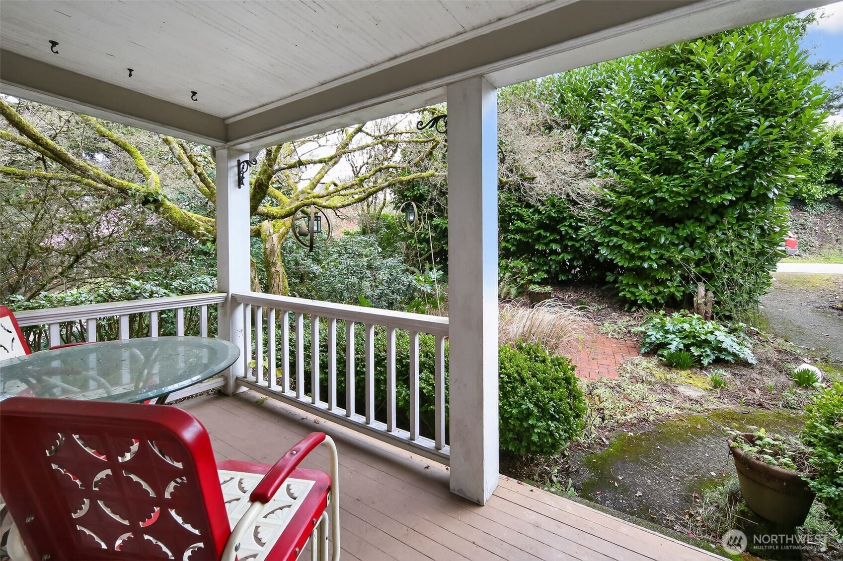 8707 Meridian Avenue N