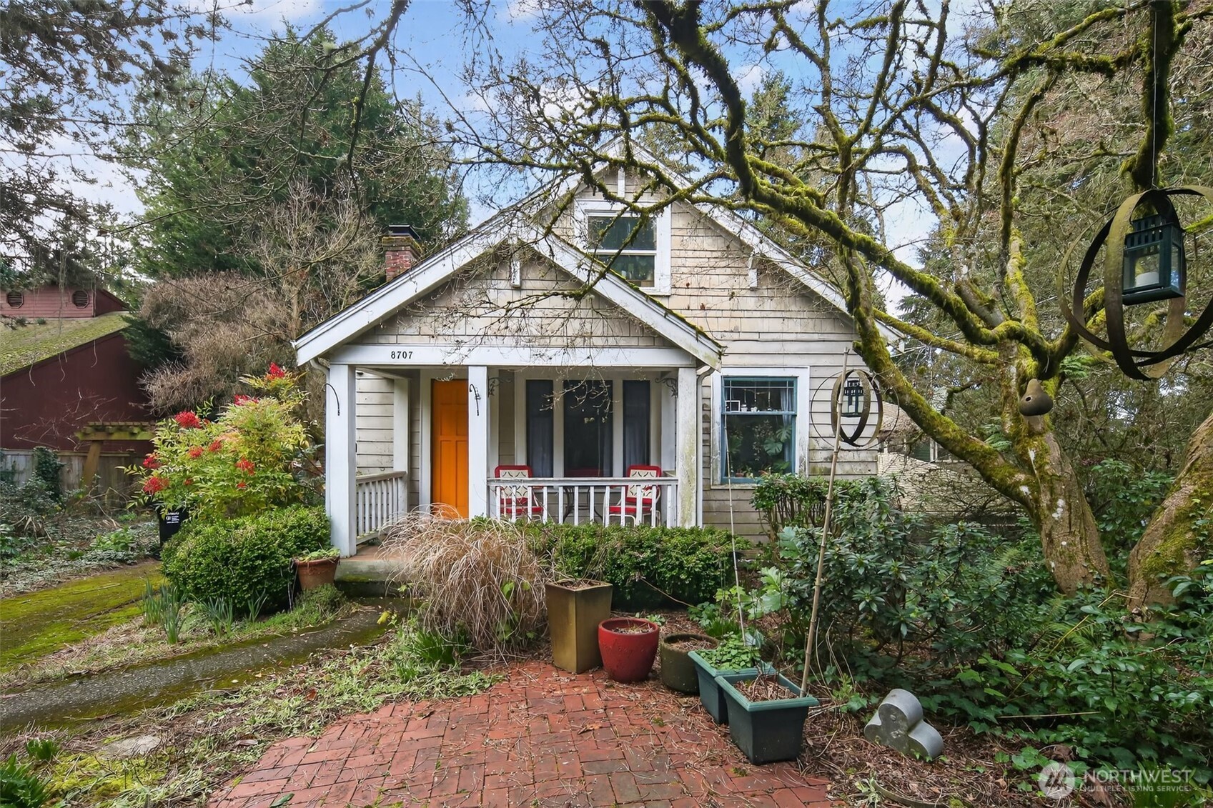 8707 Meridian Avenue N