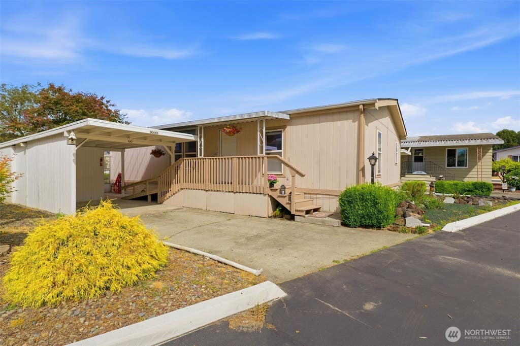 Photo of 10601 63rd Street Court E #60, Puyallup, WA 98372 (MLS # 2562712)