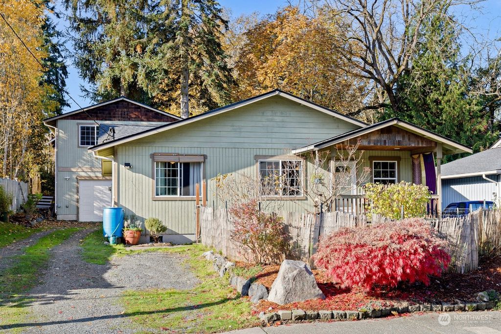 Photo of 1020 Avenue A, Snohomish, WA 98290 (MLS # 2217492)