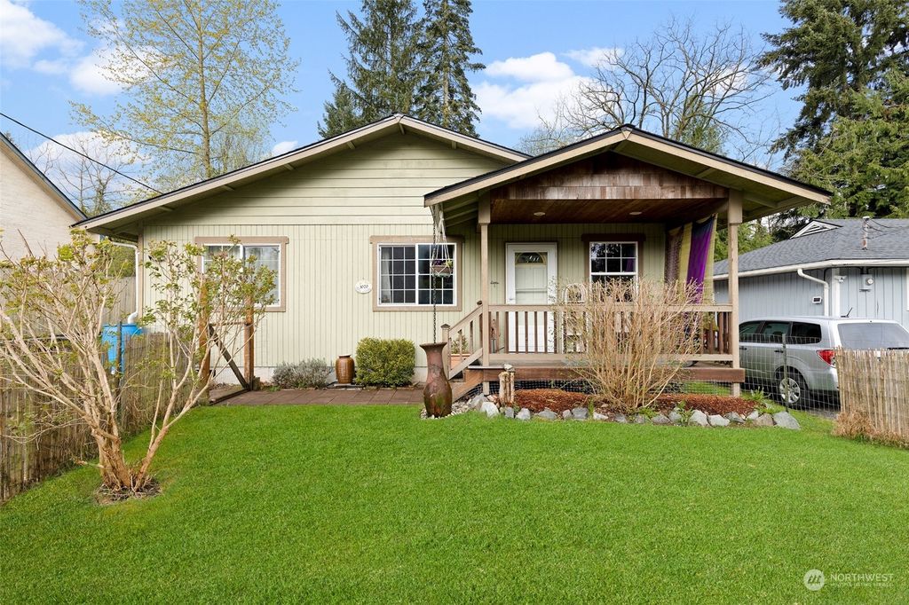Photo of 1020 Avenue A, Snohomish, WA 98290 (MLS # 2217492)