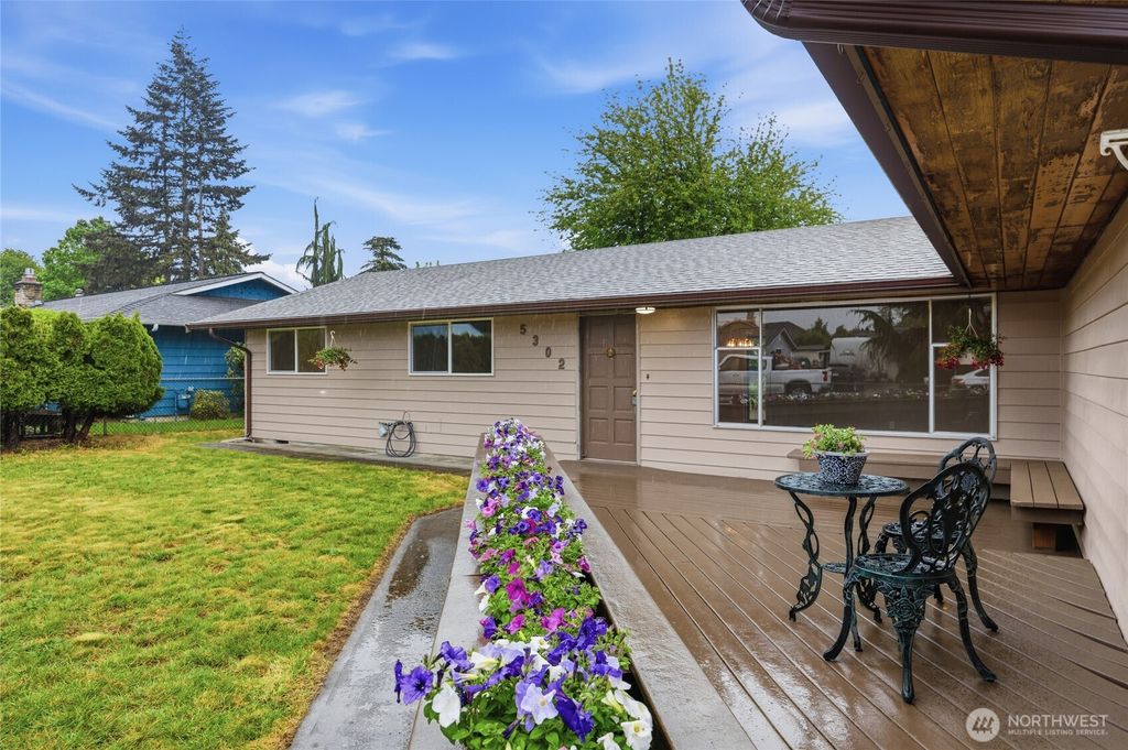 Photo of 5302 93rd Place NE, Marysville, WA 98270 (MLS # 2524899)