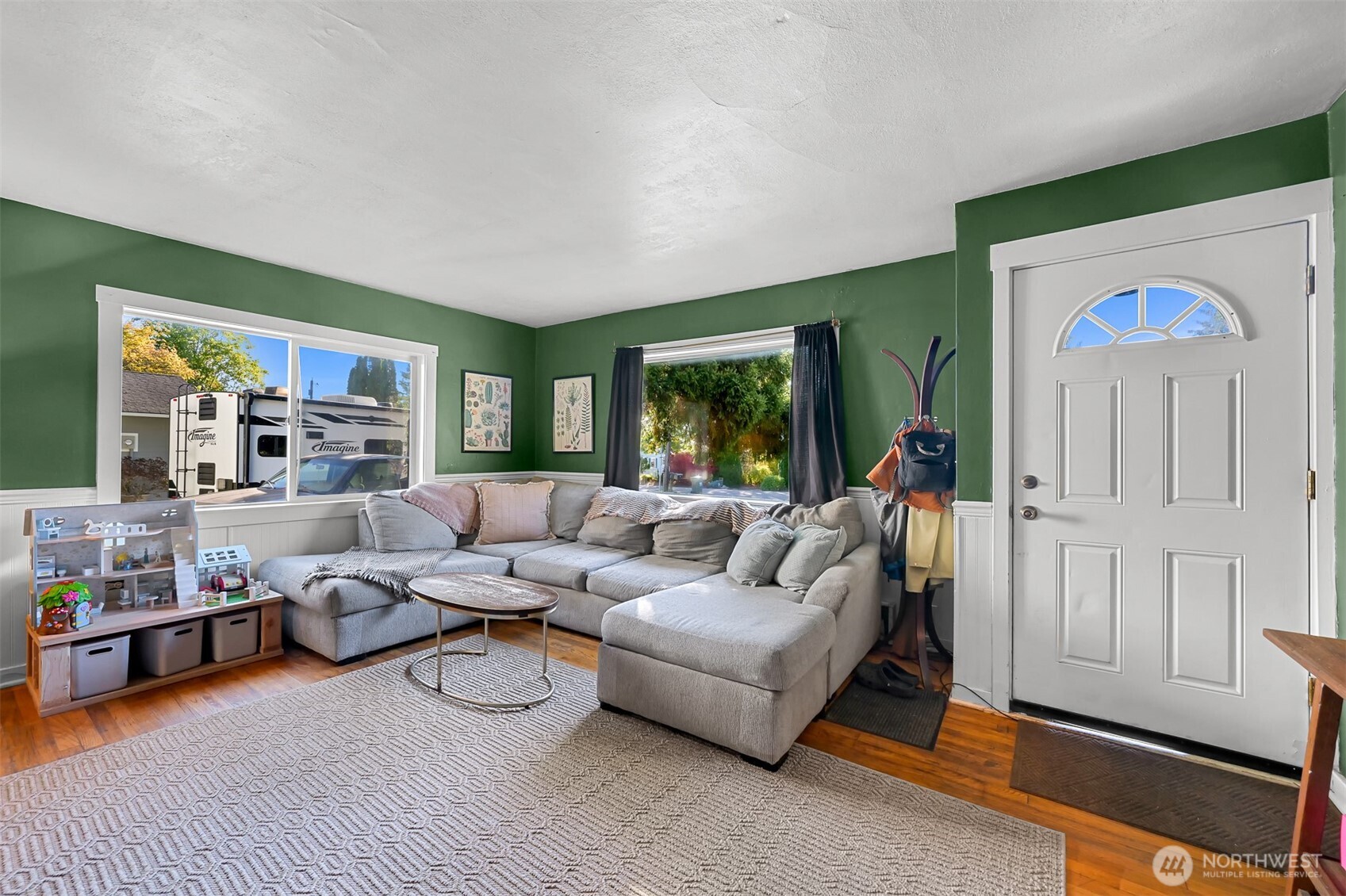 3132 Alderwood Avenue