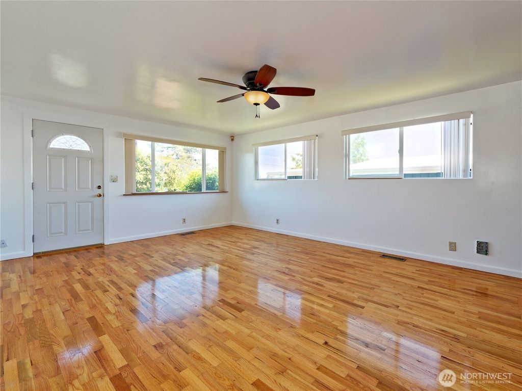 Photo of 6811 27th Avenue S, Seattle, WA 98108 (MLS # 2535893)