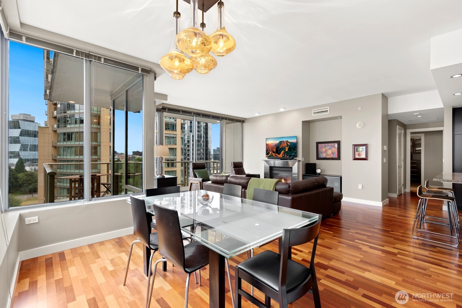 910 Lenora Street S1010