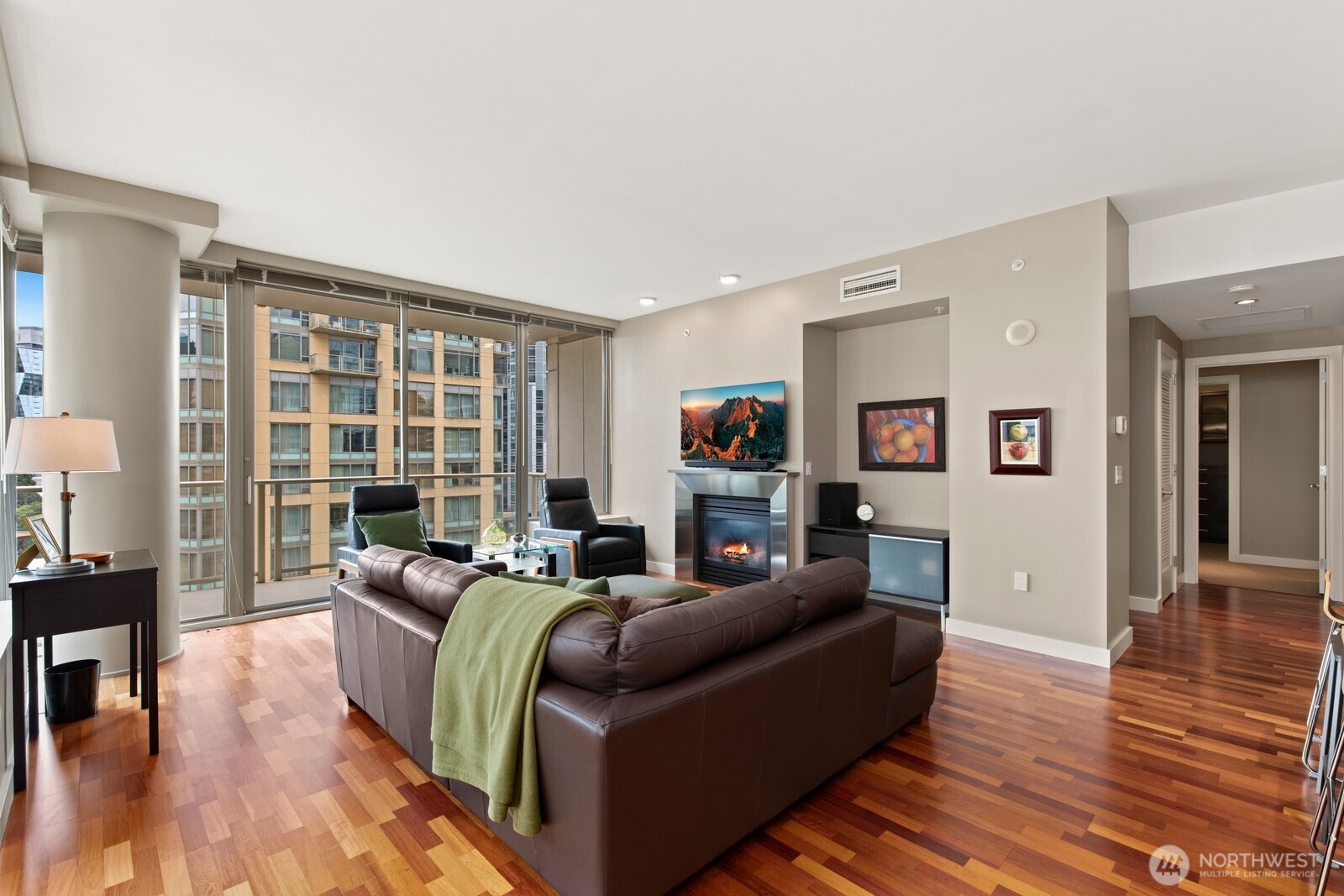 910 Lenora Street S1010