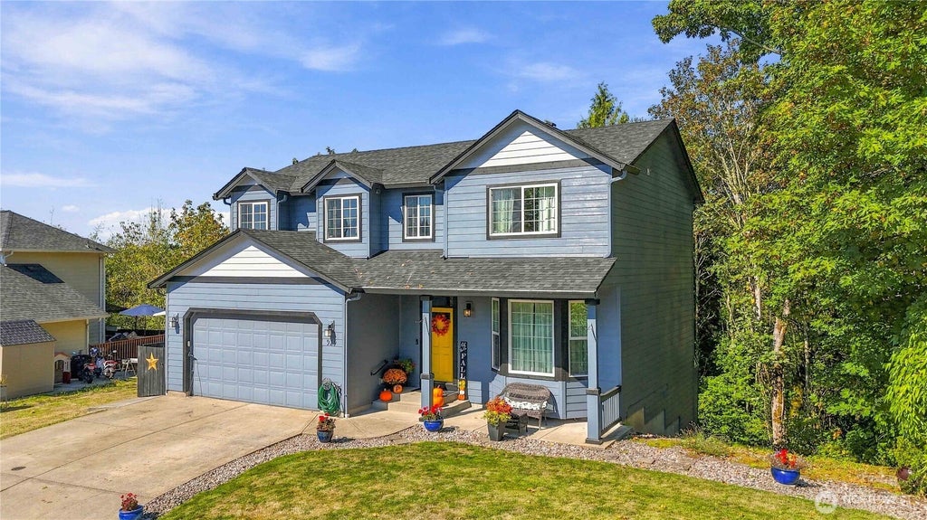 Photo of 929 Edinburgh Court, Kelso, WA 98626 (MLS # 2582398)
