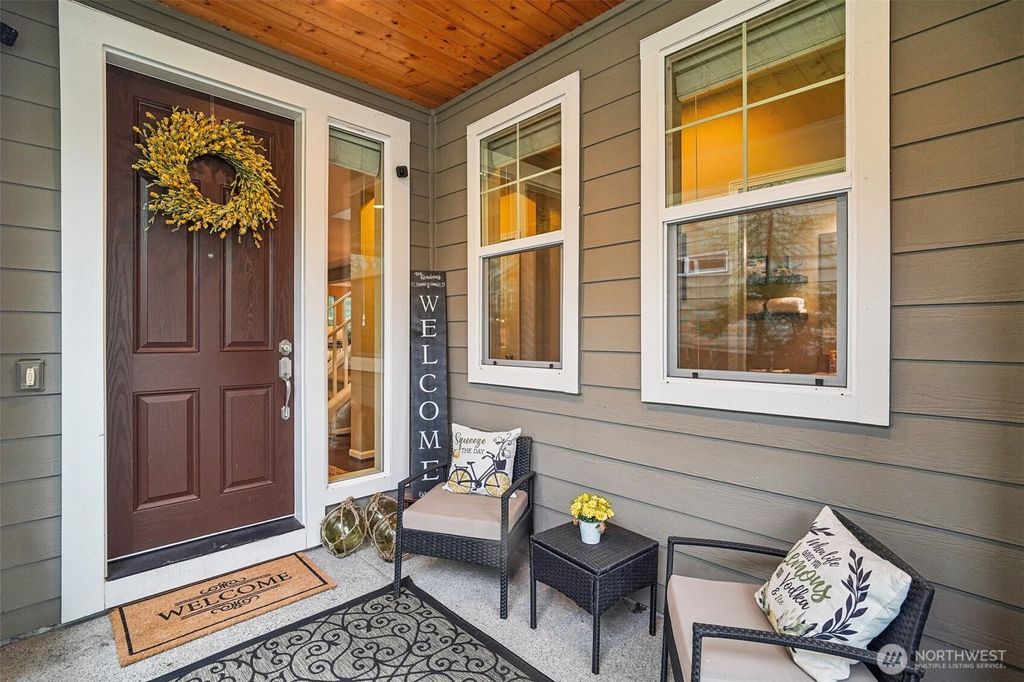 Photo of 1031 SE 12th Street, North Bend, WA 98045 (MLS # 2355456)