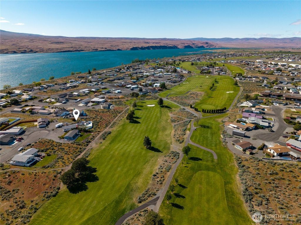 Photo of 401 Summer Place SW, Mattawa, WA 99349 (MLS # 2507400)