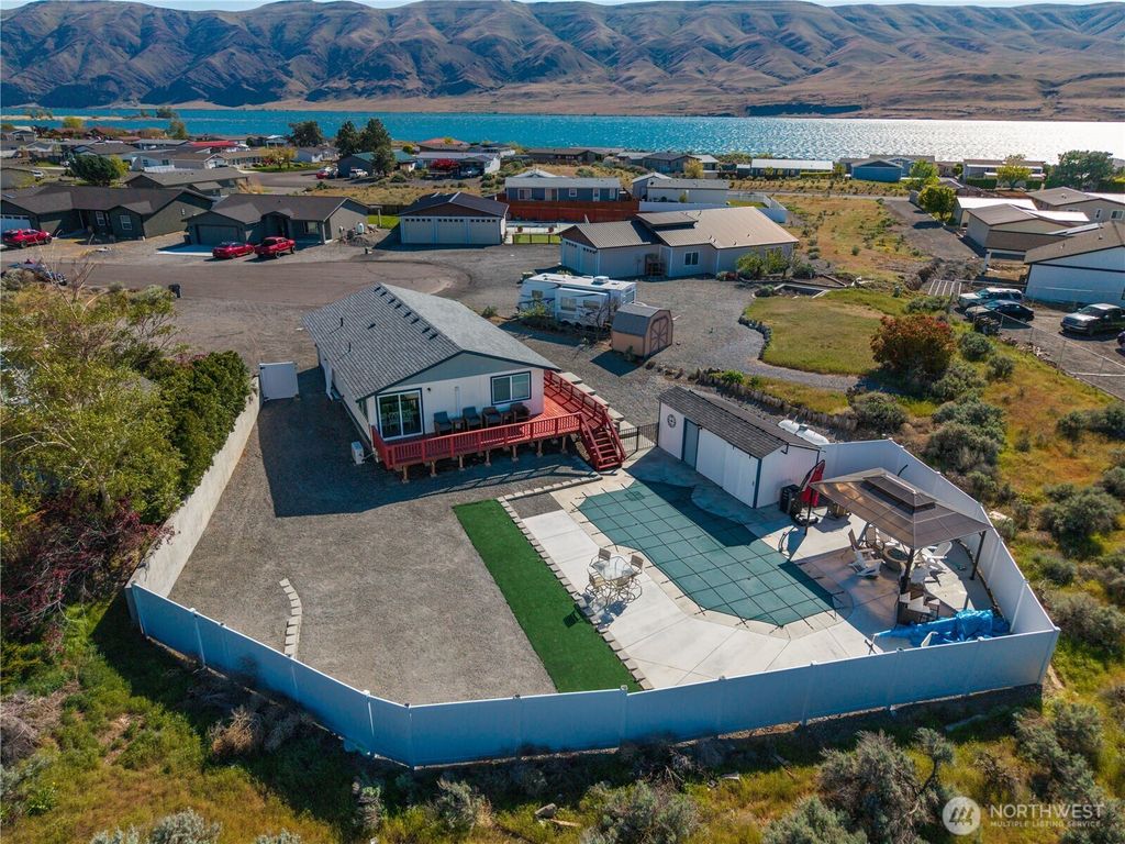 Photo of 401 Summer Place SW, Mattawa, WA 99349 (MLS # 2507400)