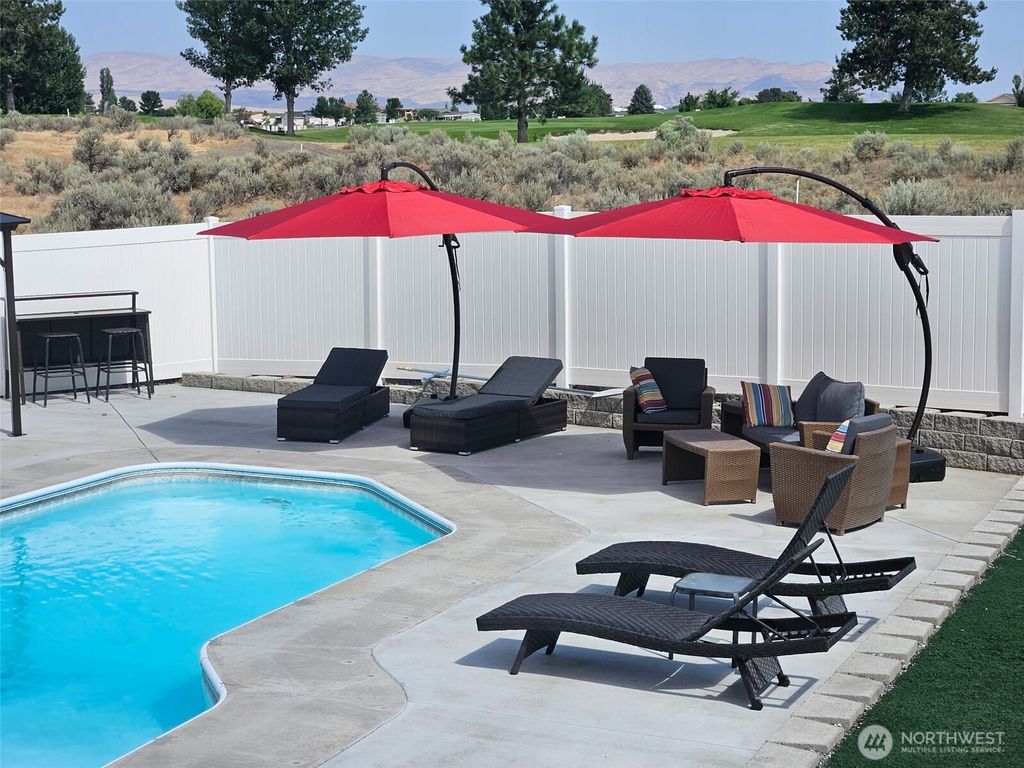 Photo of 401 Summer Place SW, Mattawa, WA 99349 (MLS # 2507400)