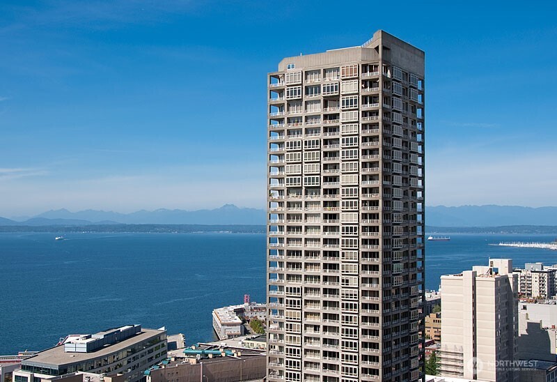 2125 1st Avenue 3003