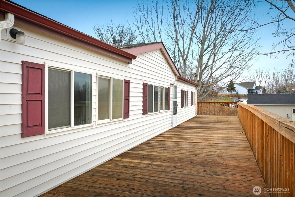 Photo of 140 Duim Lane, Selah, WA 98942 (MLS # 2475974)